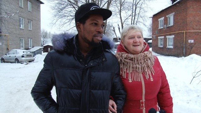 🤱52-годишна жена се омъжи за нигериец. Тя роди близнаци, но съдбата ѝ подготви жестока трагедия. Повече в коментарите⬇️👇 2 kn1